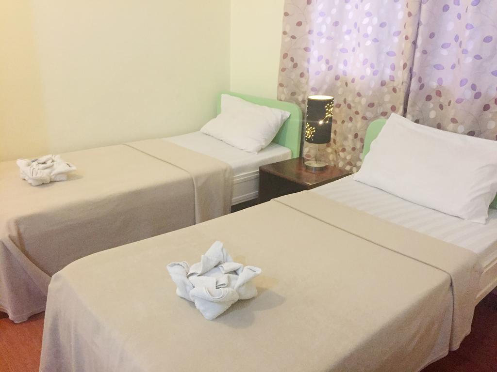Park Hill Hotel Lapu-Lapu City Exteriör bild