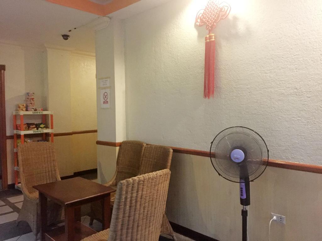Park Hill Hotel Lapu-Lapu City Exteriör bild